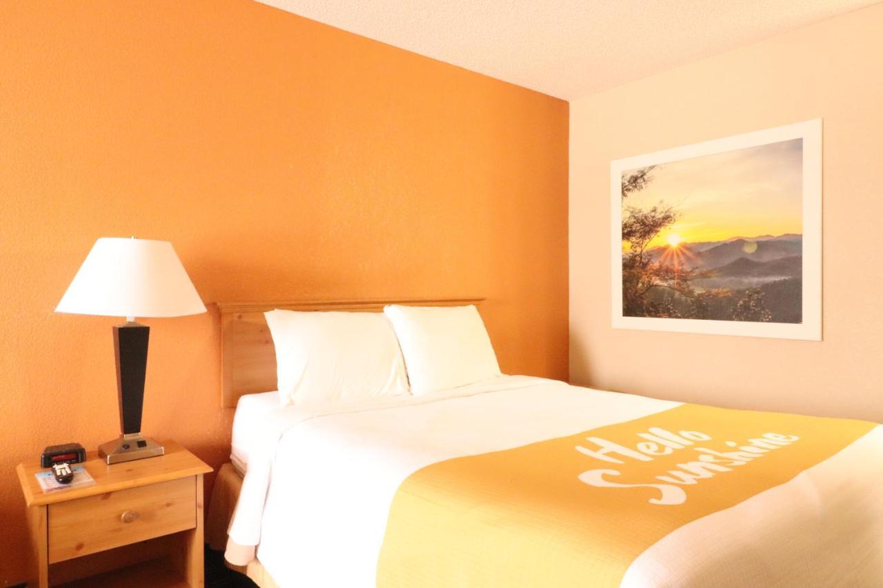 Days Inn By Wyndham Black River Falls - Access To Atv Trail Экстерьер фото