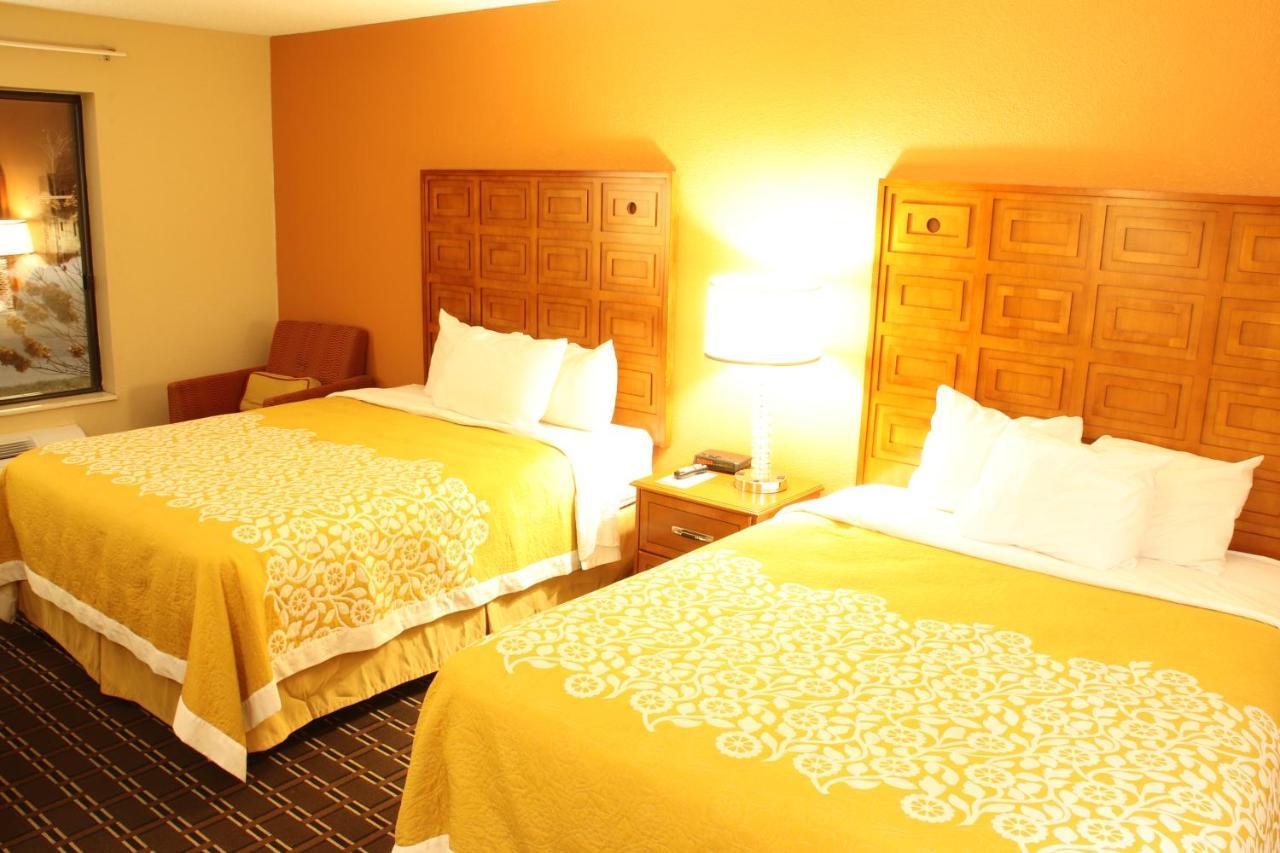 Days Inn By Wyndham Black River Falls - Access To Atv Trail Экстерьер фото