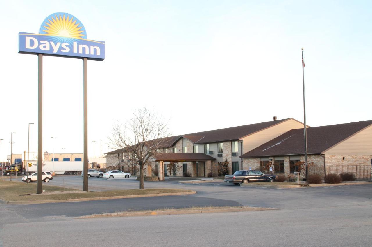 Days Inn By Wyndham Black River Falls - Access To Atv Trail Экстерьер фото