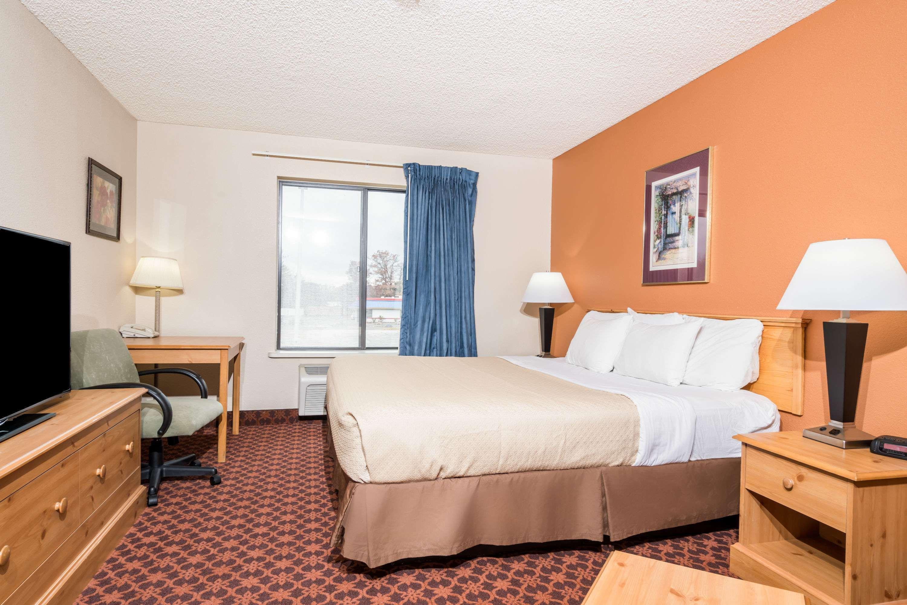 Days Inn By Wyndham Black River Falls - Access To Atv Trail Экстерьер фото