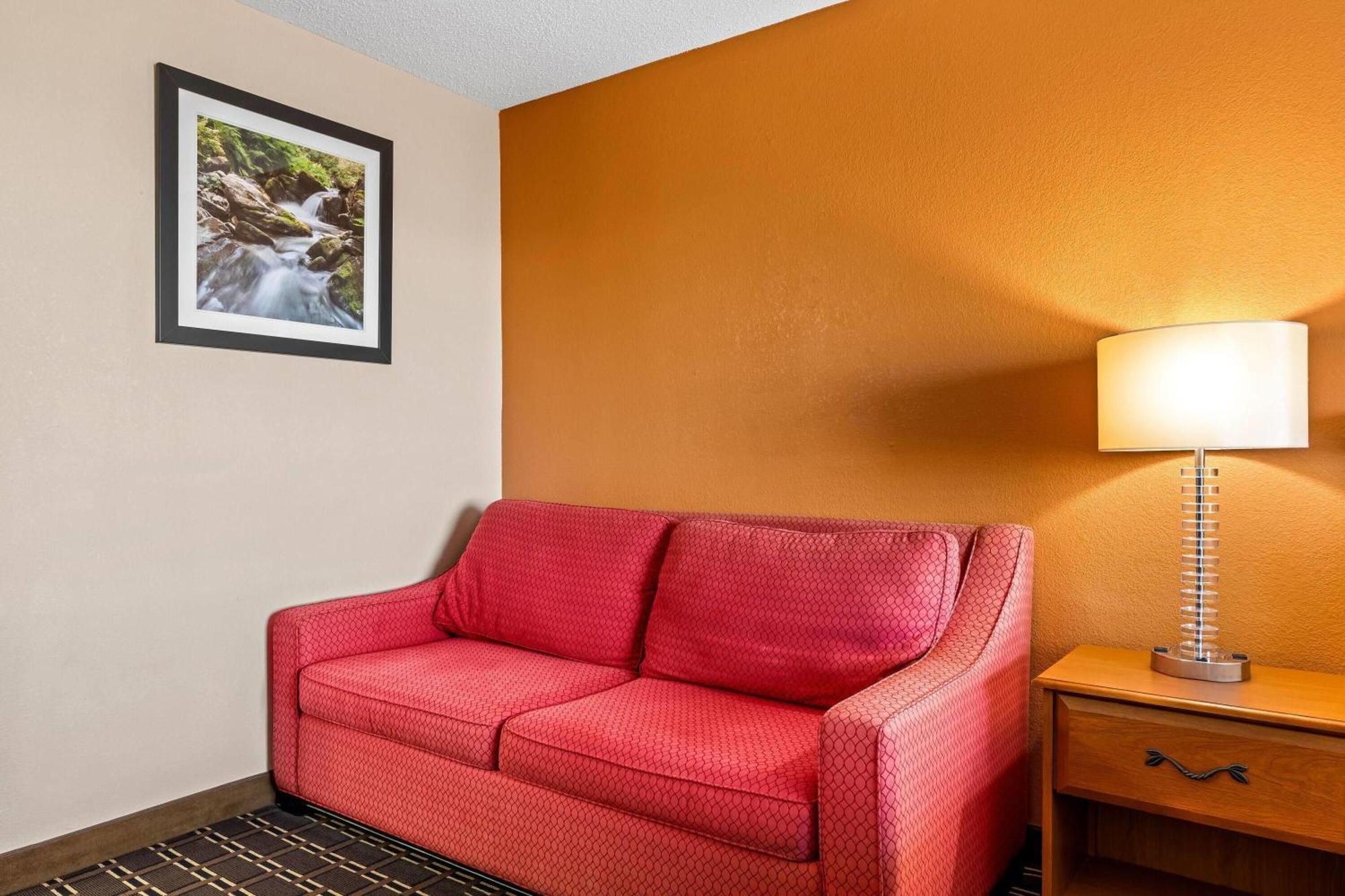 Days Inn By Wyndham Black River Falls - Access To Atv Trail Экстерьер фото