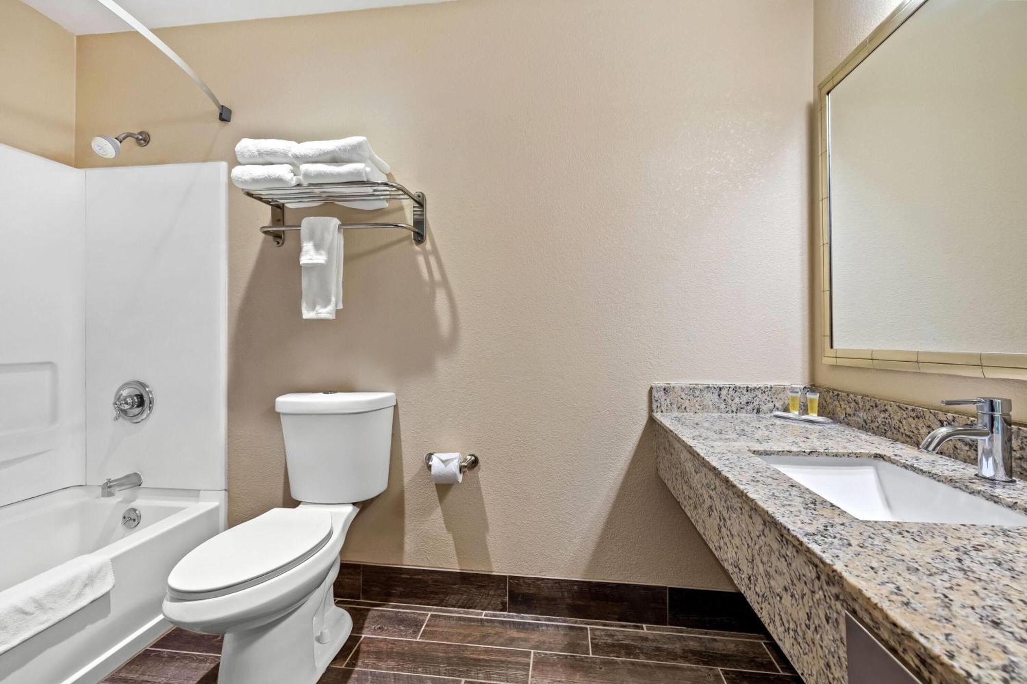 Days Inn By Wyndham Black River Falls - Access To Atv Trail Экстерьер фото