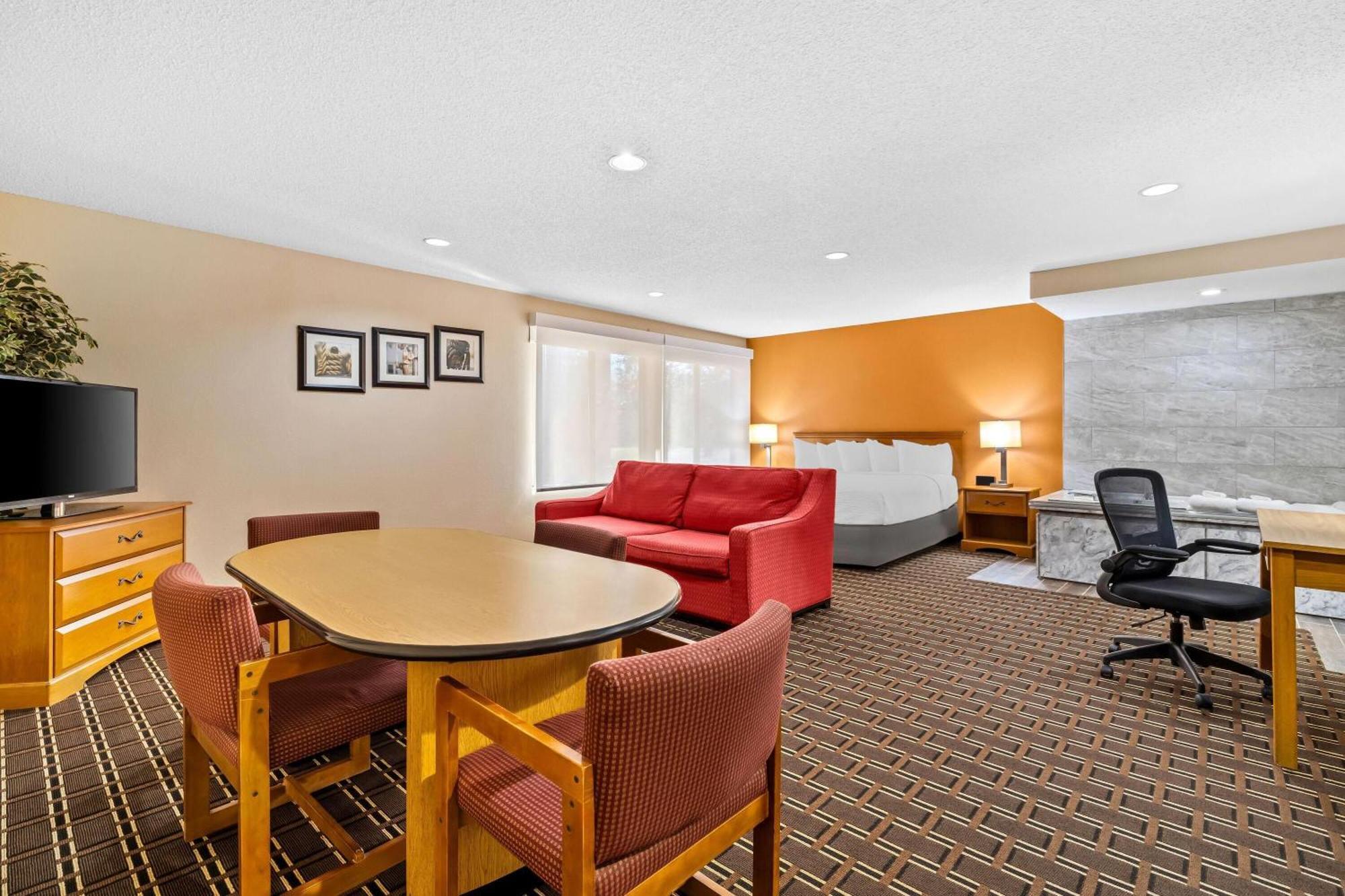 Days Inn By Wyndham Black River Falls - Access To Atv Trail Экстерьер фото