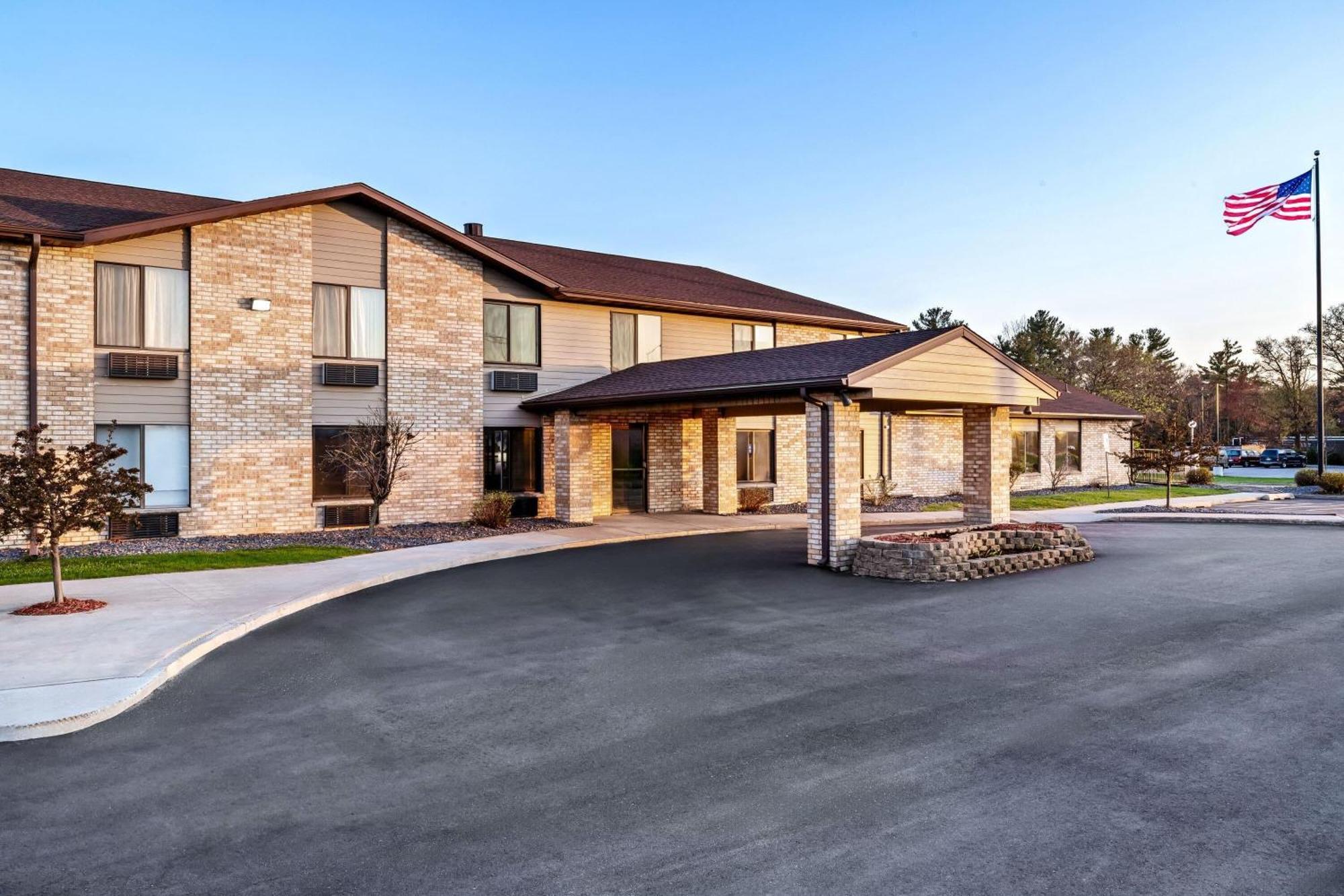 Days Inn By Wyndham Black River Falls - Access To Atv Trail Экстерьер фото