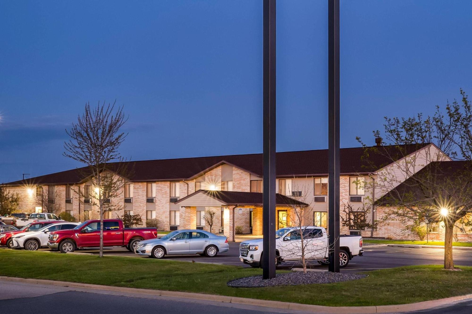 Days Inn By Wyndham Black River Falls - Access To Atv Trail Экстерьер фото
