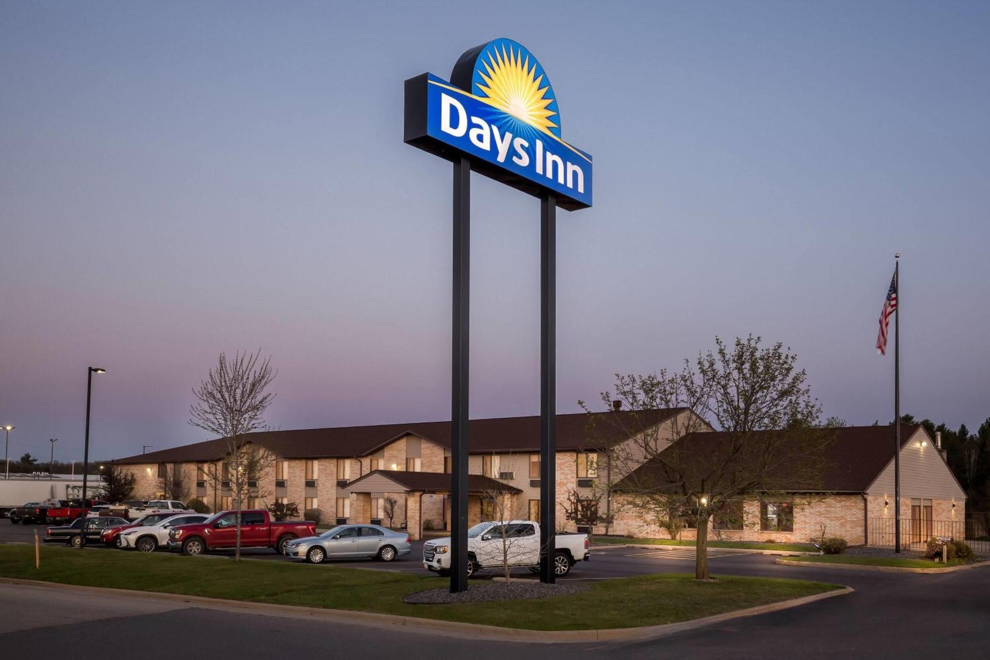 Days Inn By Wyndham Black River Falls - Access To Atv Trail Экстерьер фото