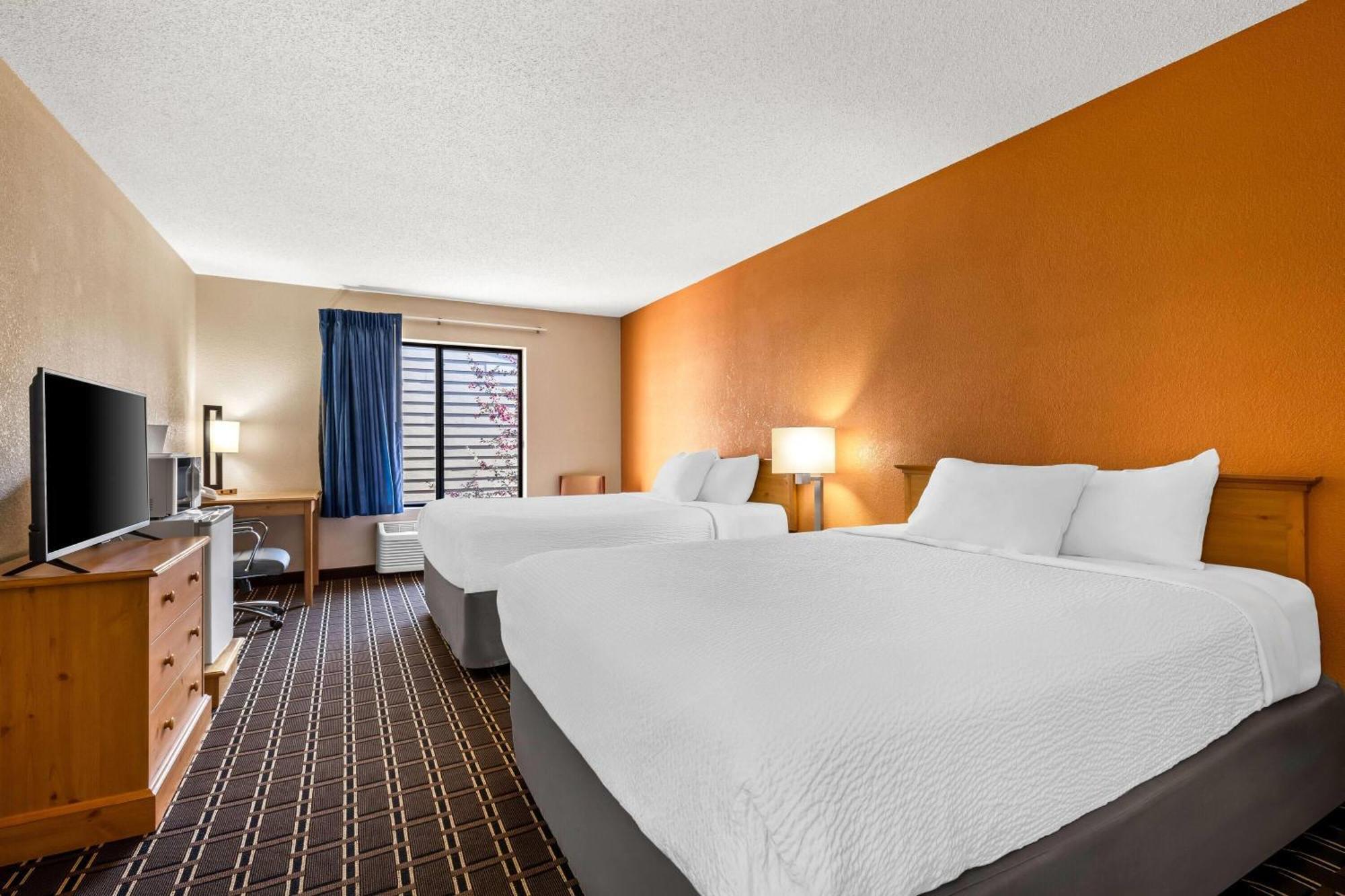 Days Inn By Wyndham Black River Falls - Access To Atv Trail Экстерьер фото